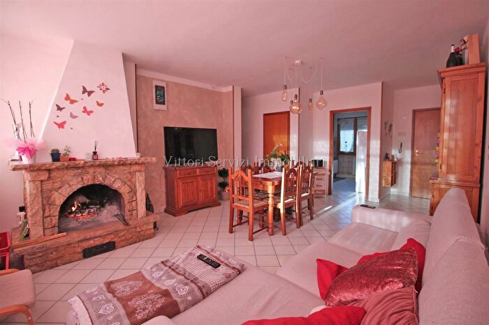 Appartamento quadrilocale in vendita in Via Cuneo, Montepulciano