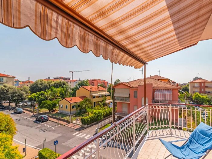 Appartamento bilocale in vendita in Via Gran Sasso, Borghetto Santo Spirito