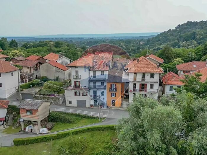 Casa con 7 locali in vendita in Frazione Ferrere, Valle San Nicolao