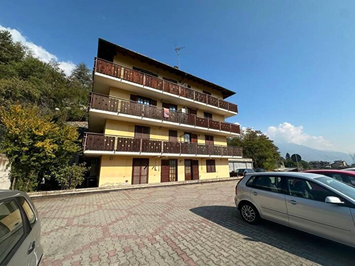 Appartamento trilocale in affitto in Frazione Arensod, Sarre