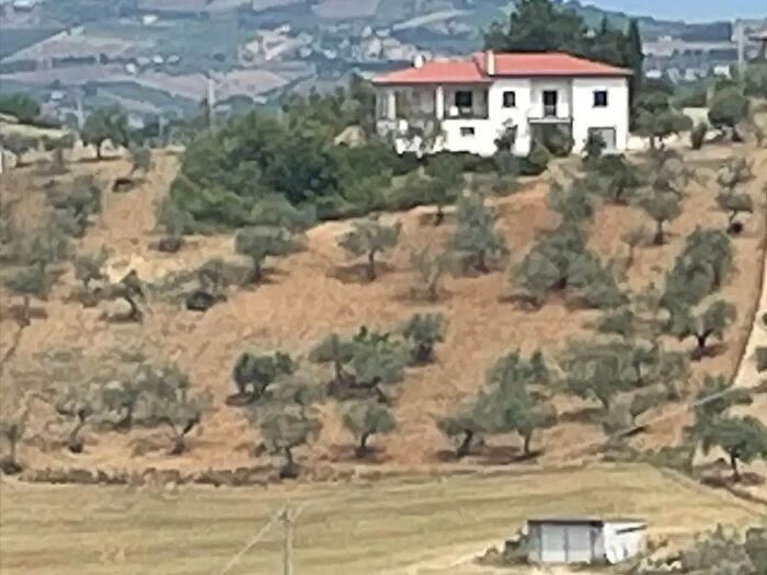 Casa con 9 locali in vendita in Via Belvedere, Collecorvino