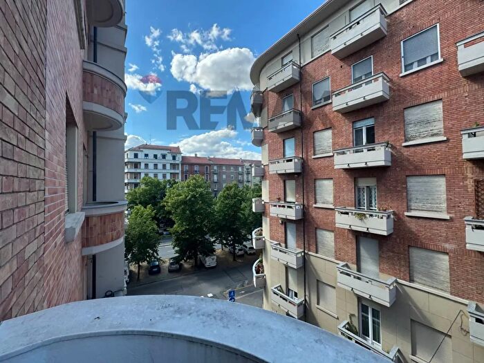 Appartamento bilocale in vendita in Via Balme, Torino