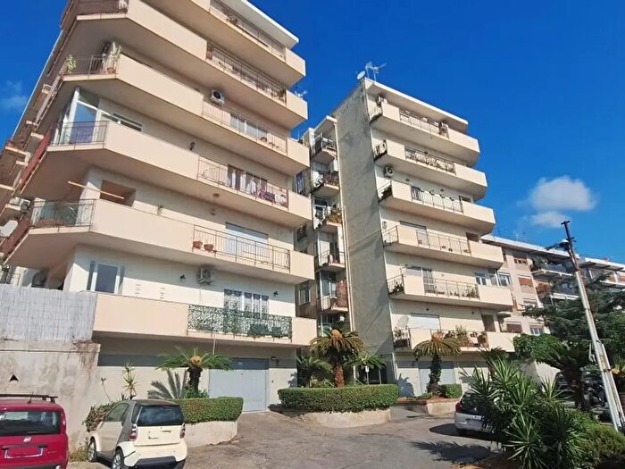 Appartamento quadrilocale in vendita in Via Consolare Pompea, Messina