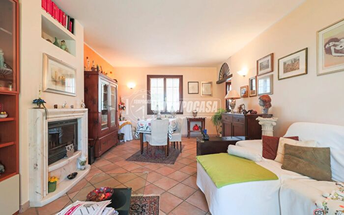 Casa con 5 locali in vendita in Via Valvassori Vitale, Ravenna