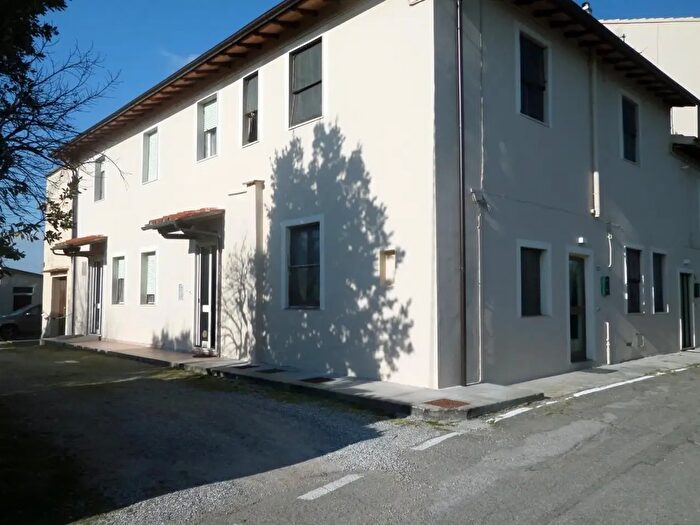 Casa con 7 locali in vendita in Santa Croce SullArno