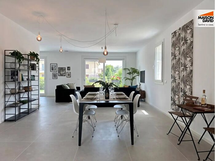 Casa con 5 locali in vendita in Viale Trieste, Vicenza