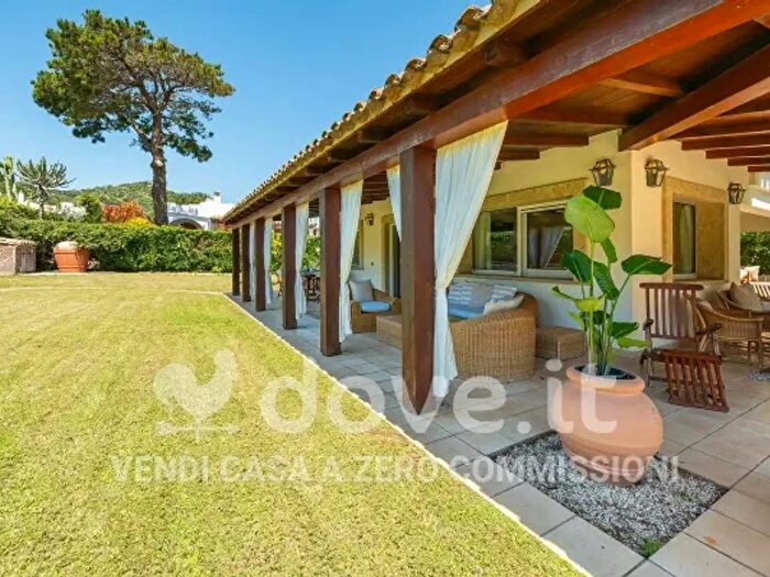Casa quadrilocale in vendita in Condominio Oasi dei Due Mari Snc, Villasimius