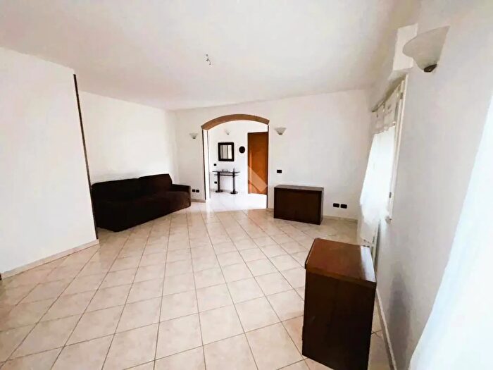 Casa con 6 locali in vendita in Via Trento, Motteggiana