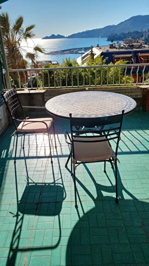 Appartamento trilocale in affitto in Via Bozzo Costa, Rapallo