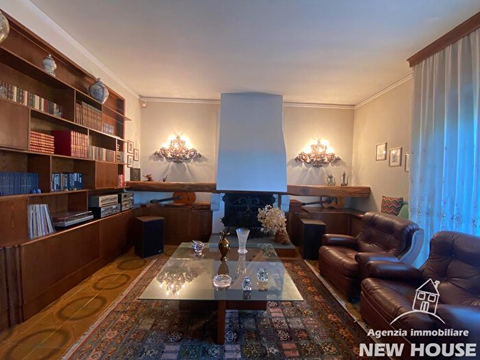 Casa con 12 locali in vendita in San Giuliano Terme