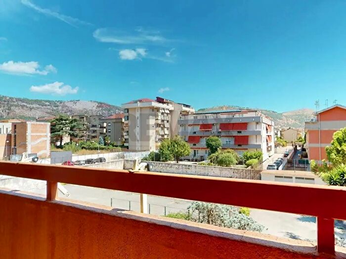 Appartamento con 6 locali in vendita in Caserta