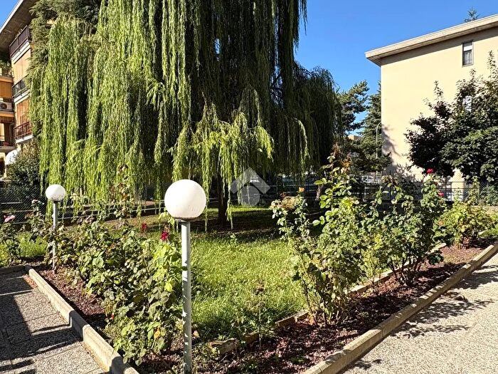 Appartamento trilocale in vendita in Via Trieste, Parma