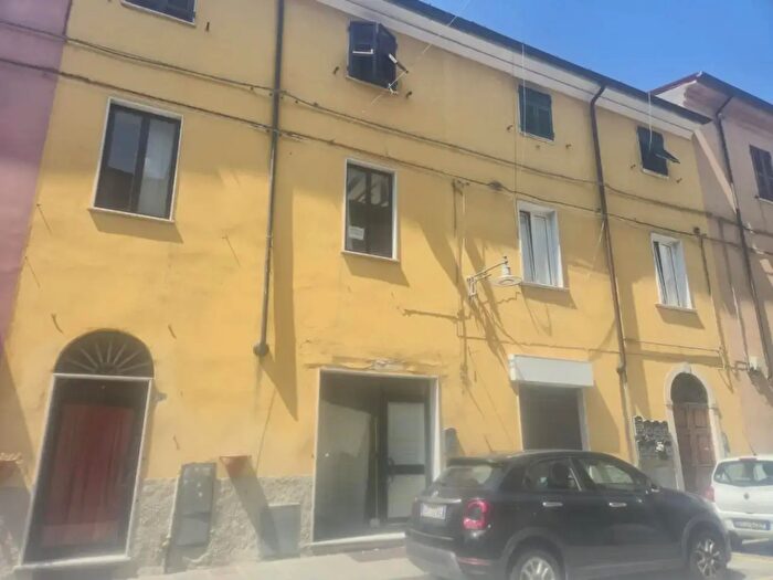 Appartamento trilocale in vendita in Massa