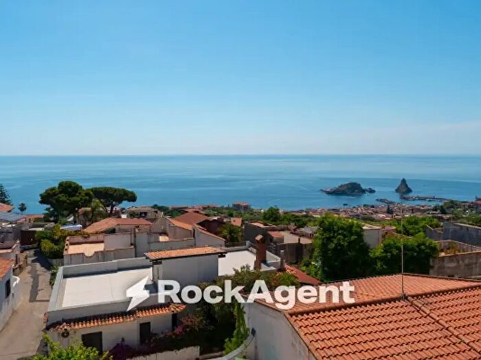 Casa con 6 locali in vendita in Via Vampolieri, Aci Catena