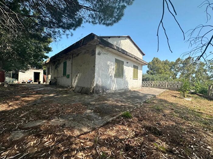 Casa trilocale in vendita in Contrada Manducina Snc, Gualtieri Sicamino