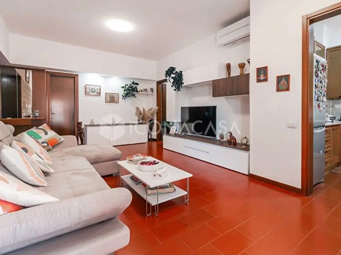 Appartamento trilocale in vendita in Via Federico De Roberto, Milano