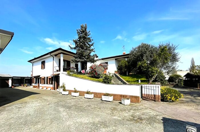 Casa con 6 locali in vendita in Via Giacomo Brodolini, Bonemerse