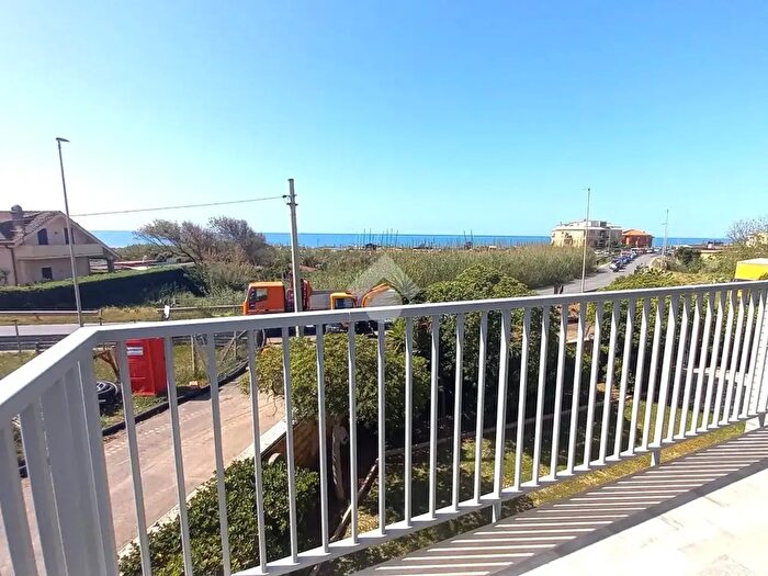 Appartamento quadrilocale in vendita in Lungomare degli Ardeatini, Ardea