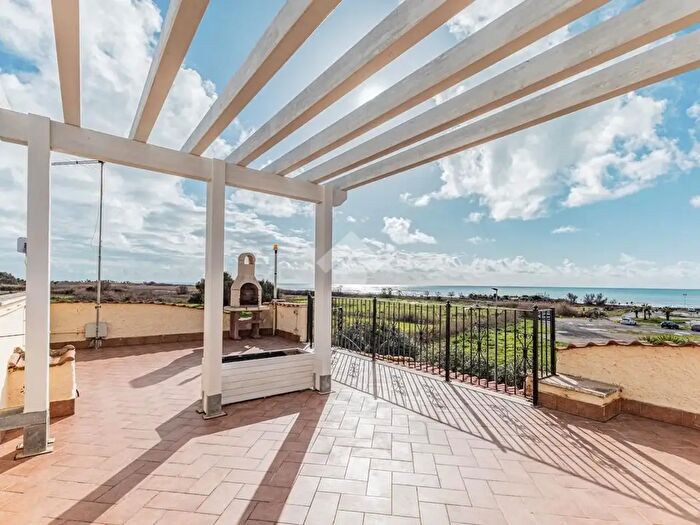 Casa con 6 locali in affitto in Via dei Glicini, Cerveteri