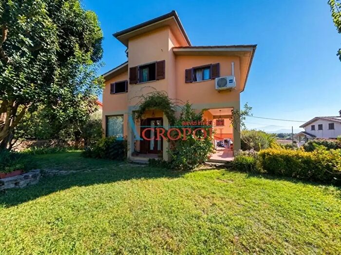 Casa trilocale in vendita in Via dei Sambuchi, Anguillara Sabazia
