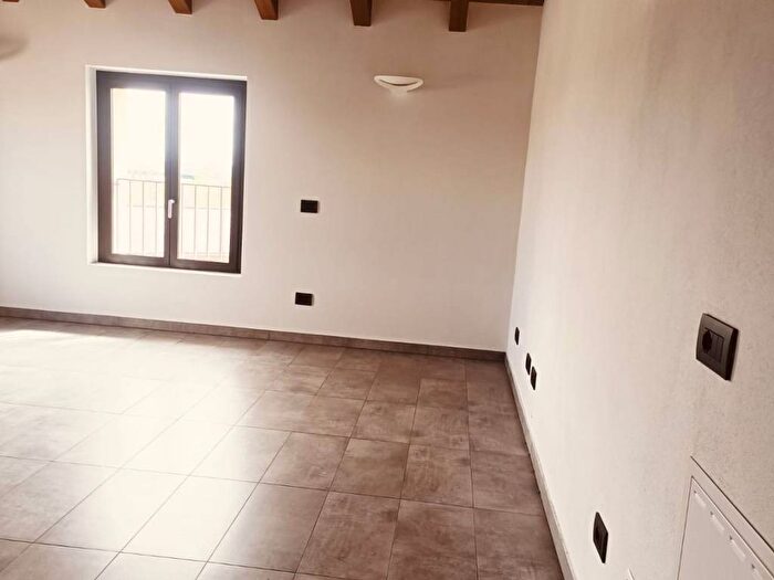 Casa monolocale in affitto in Via Giovanni Perotti, Centro, Trivolzio