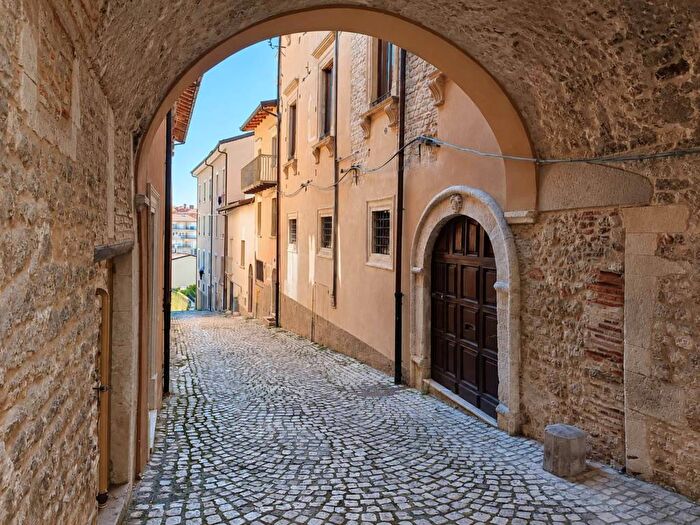 Casa quadrilocale in affitto in Via Arco Ricci, Duomo Fontana Luminosa, L'Aquila