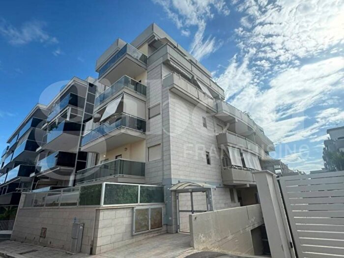 Appartamento trilocale in vendita in Via Renna, Palese, Bari