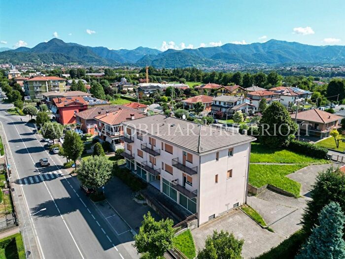 Casa con 19 locali in vendita in Via San Giovanni Bosco, Brembate Di Sopra