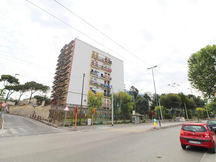 Appartamento bilocale in vendita in Via Vincenzo De Giaxa, Napoli