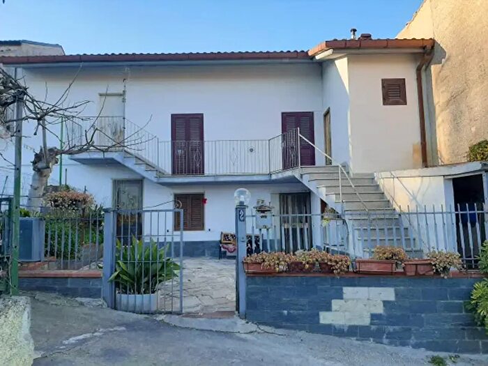Casa con 6 locali in vendita in Localita' Colle Maiano, Isernia