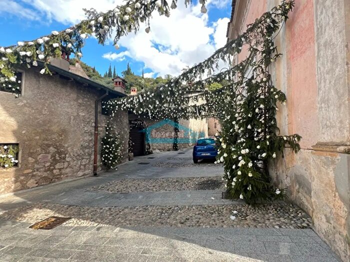 Appartamento bilocale in vendita in Via Vesto, Marone