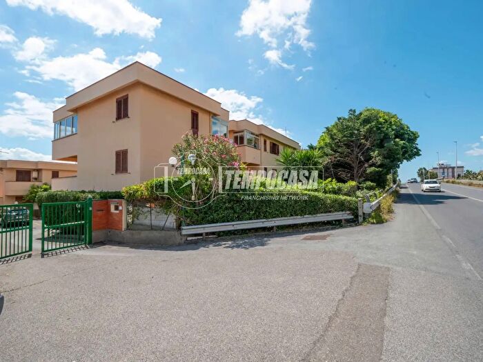 Appartamento trilocale in vendita in Strada Statale Km, Messina