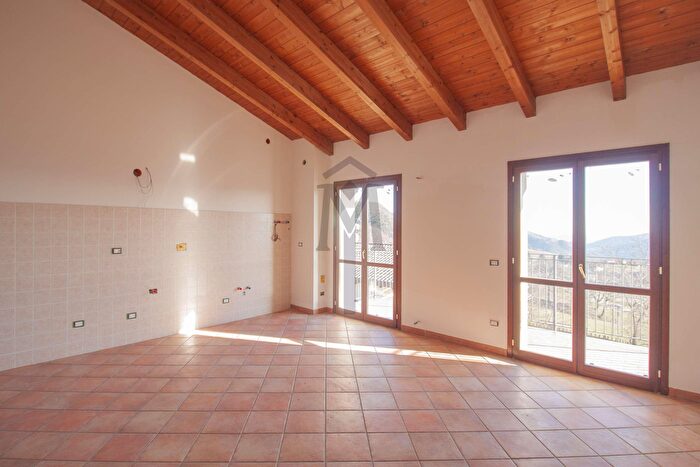 Appartamento trilocale in vendita in MR Bertolini, Viano