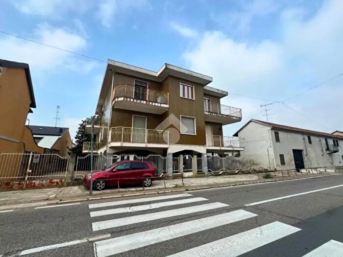 Appartamento trilocale in vendita in Via Thaon De Revel, Vercelli