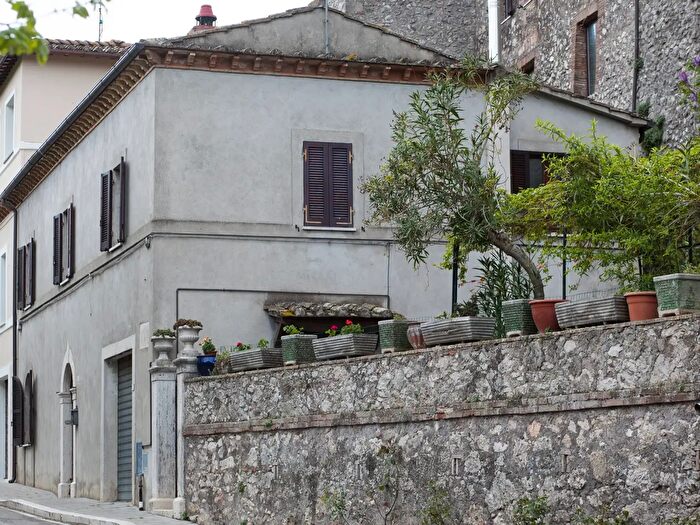 Casa con 9 locali in affitto in Viale della Rimembranza, Lugnano In Teverina