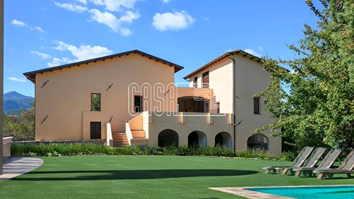 Casa con 15 locali in vendita in Via dellAra, Villafranca In Lunigiana