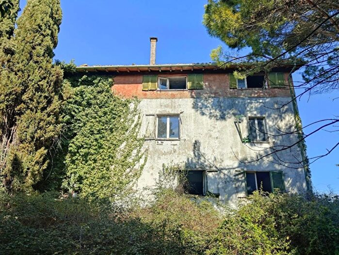 Casa con 5 locali in vendita in Amelia