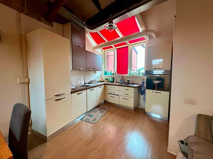 Appartamento trilocale in affitto in Via del Carbone, Centro Storico, Ferrara