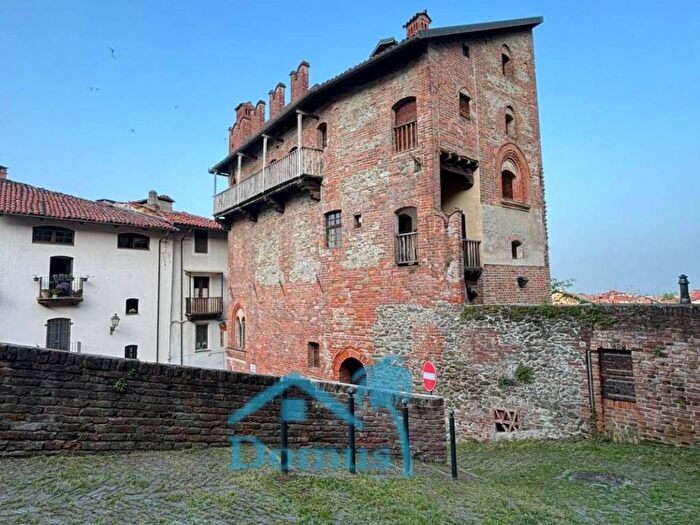 Appartamento trilocale in affitto in Via Sommelier, Centro Storico, Pinerolo