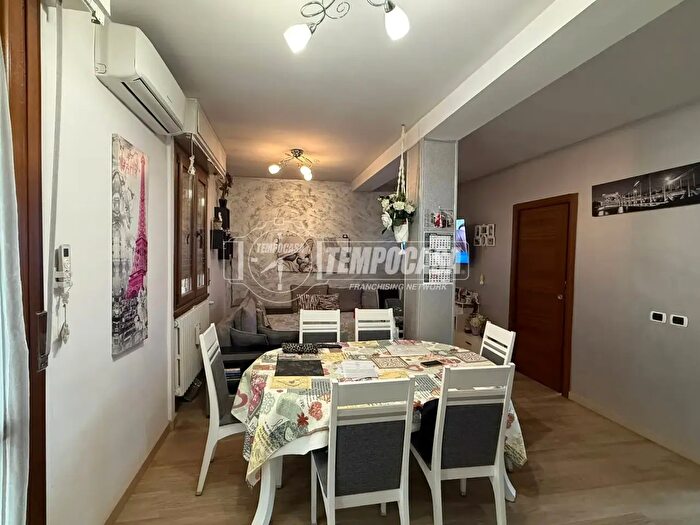 Appartamento quadrilocale in vendita in Via Gradisca, Baranzate