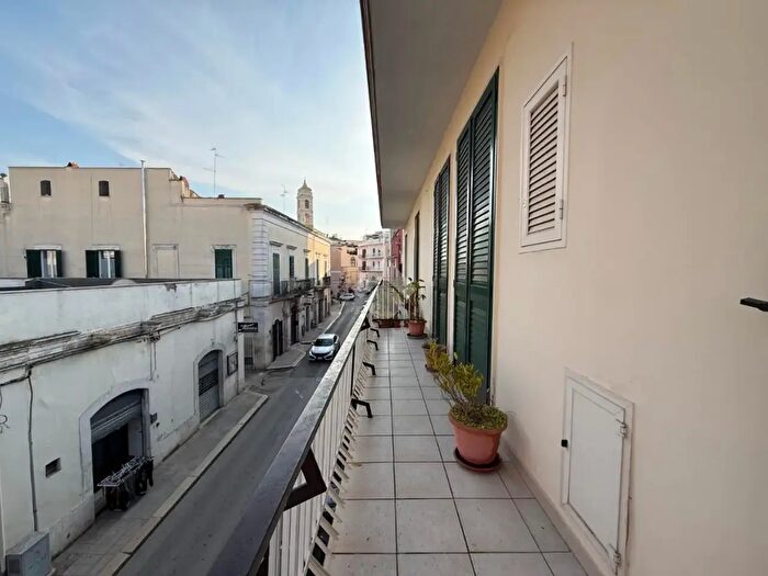 Appartamento trilocale in vendita in Via Giuseppe Garibaldi, Bitonto