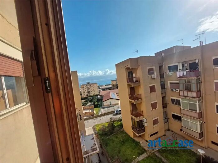 Appartamento trilocale in vendita in Messina