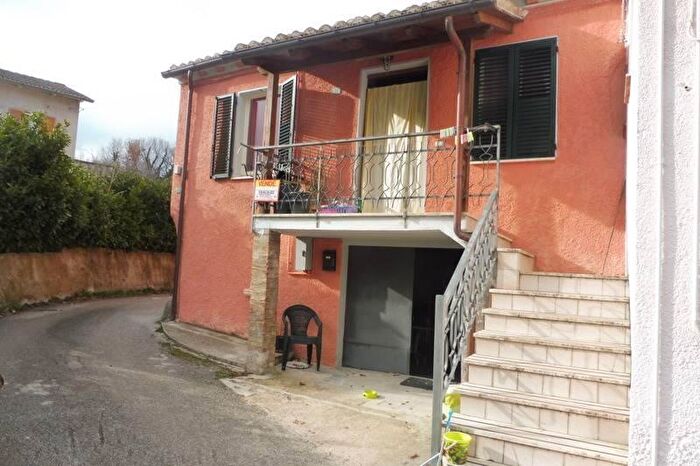 Casa quadrilocale in vendita in Matelica