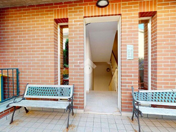 Appartamento con 5 locali in affitto in Corso Guercino, Cento Paese, Cento