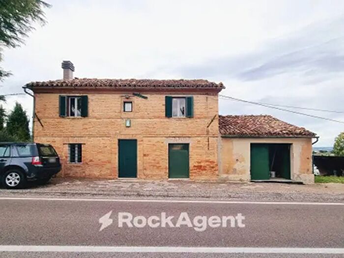 Casa con 6 locali in vendita in Frazione Montale, Arcevia