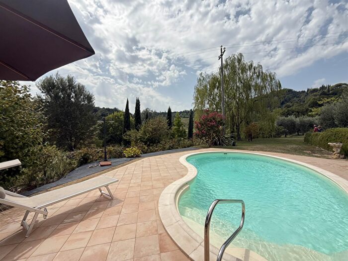 Casa con 7 locali in vendita in San Miniato