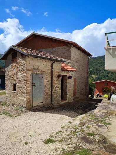 Casa trilocale in vendita in Picervara San Benedetto Val di Sambro, San Benedetto Val Di Sambro