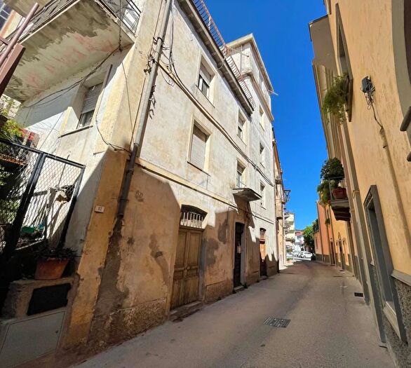Casa trilocale in vendita in Via Cavour, Lanusei