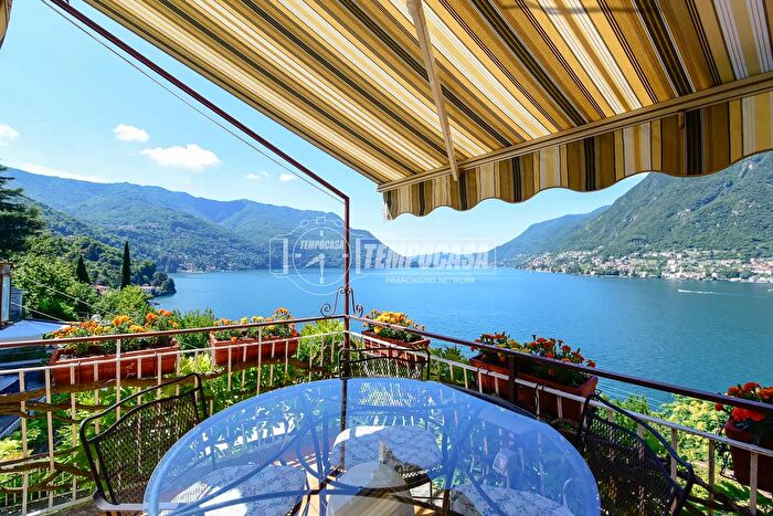 Appartamento trilocale in vendita in Via al Lago di Rovasco, Pognana Lario