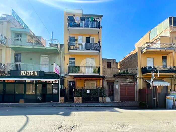 Casa trilocale in vendita in Via Pomara, Villabate